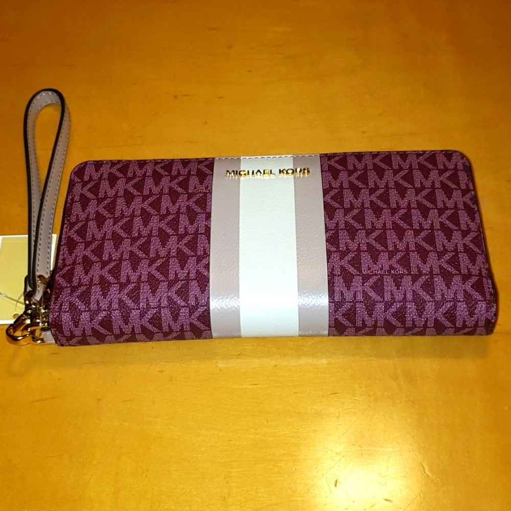 Michael Kors Jet Set Travel Continental wallet